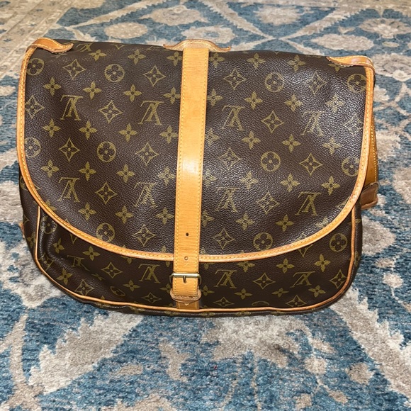 LOUIS VUITTON • SAUMUR 35 CROSSBODY BAG - Picture 1 of 11